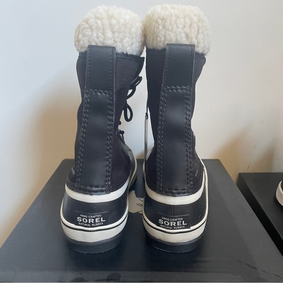 Sorel Winter Women’s Carnival Boots - NWT - - Picture 4 of 5